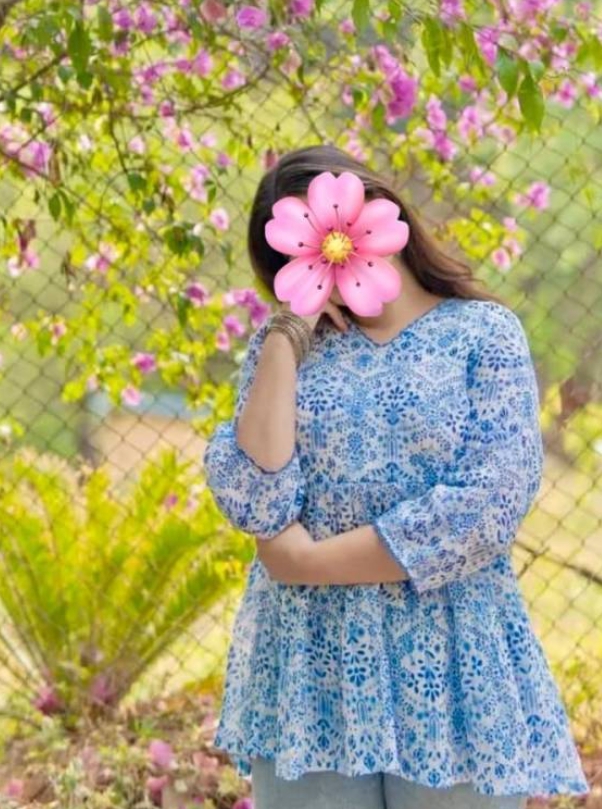 🌹 Im Sabeena white...